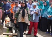 Walikota Eva Dwiana Langsung Salurkan Bantuan Korban Banjir dan Umumkan Normalisasi Sungai