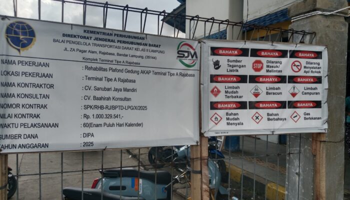Proyek Rp1 Miliar di Terminal Rajabasa Dikerjakan Saat Hujan, K3 Diabaikan, Pengawasan Dipertanyakan