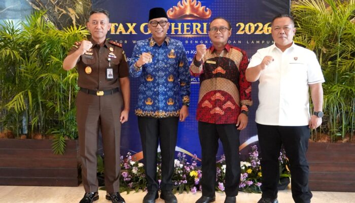 Gubernur Mirza Minta Pelaku Usaha Taat Pajak